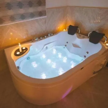 Royal Premium Palace Old Town - Presidential Apartment